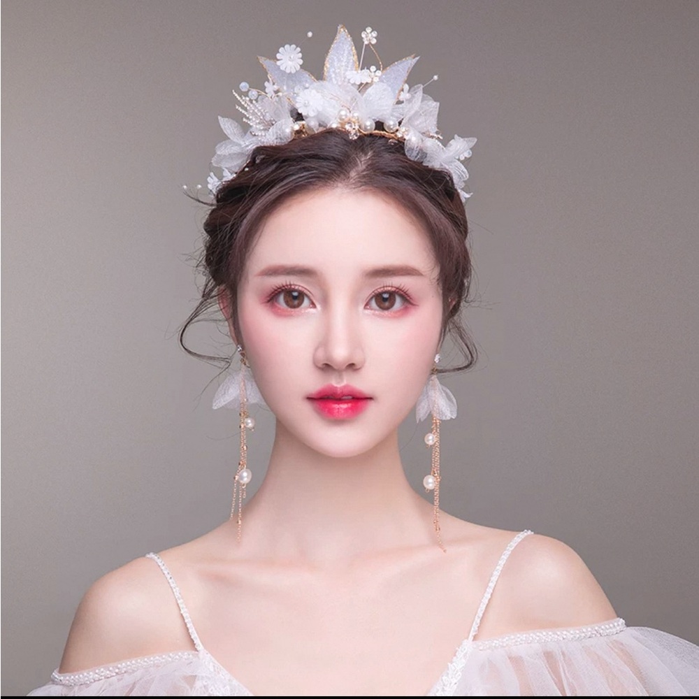 Bride’s tiarra